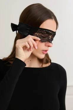 Tanga bordado con lazos