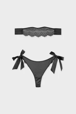 Tanga bordado con lazos