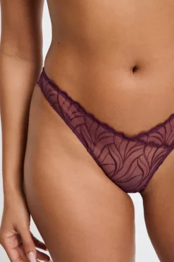 Tanga con bordado floral