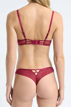 Tanga con detalles bordados