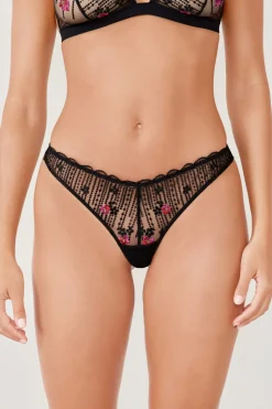 Tanga con detalles bordados