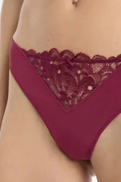 Tanga con detalles de encaje