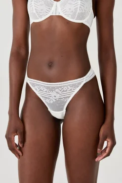 Tanga de encaje