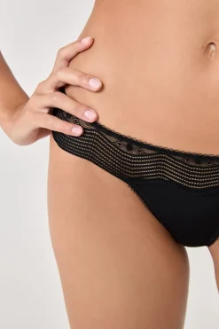 Tanga de encaje
