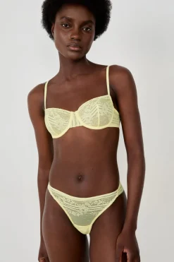 Tanga de encaje