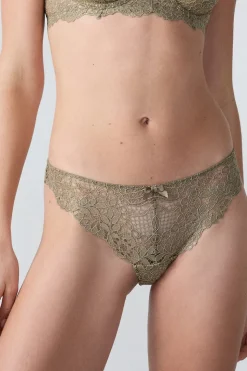 Tanga de encaje