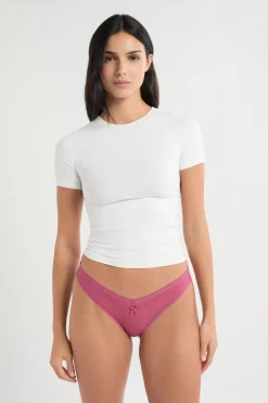 Tanga en forma de V de microfibra y encaje