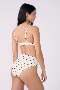 Top bikini triangular detalle de lunares