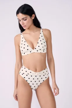 Top bikini triangular detalle de lunares