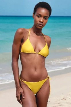 Top bikini triangular sin aros