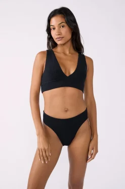 Top bikini triángulo en material elástico