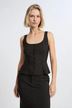 Top con volantes y rayas