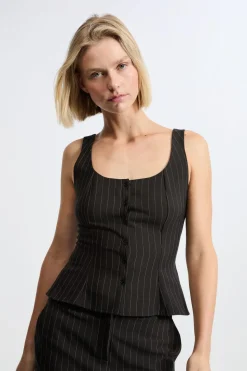 Top con volantes y rayas