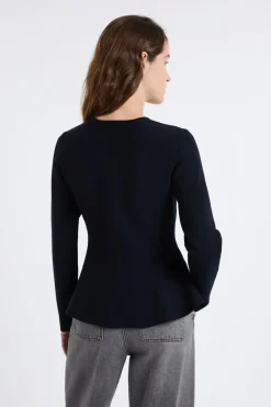 Top de manga larga con botones dorados