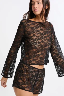 Top de manga larga de encaje transparente