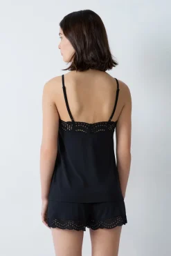 Top de modal con escote de encaje