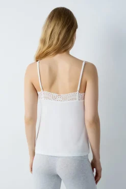 Top de modal con escote de encaje