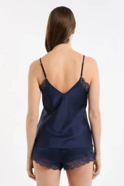 Top de satén con detalles de encaje