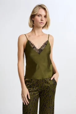 Top de satén con encaje