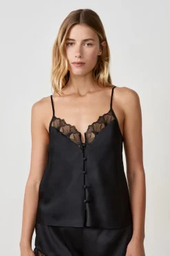 Top de satén con tirantes finos