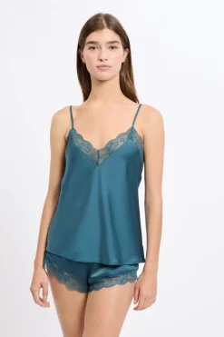 Top satinado con detalles de encaje