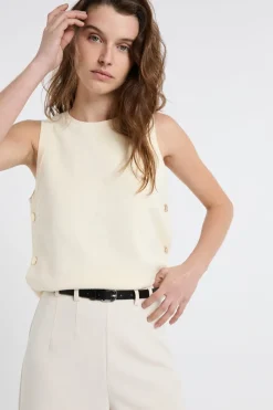 Top sin mangas de algodón con botones dorados