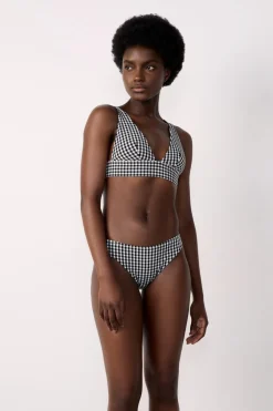 Top triangular con estampado de cuadro vichy