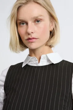 Vestido corto a rayas