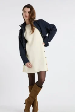 Vestido corto con botones dorados