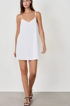 Vestido corto escote en V