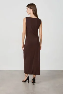 Vestido largo con abertura