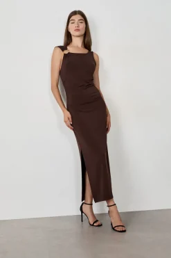 Vestido largo con abertura