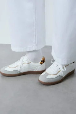 Zapatillas deportivas con estampado de leopardo